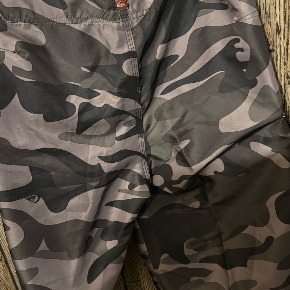 Quiksilver Men's Camo Swim Shorts - Black 33 - Picture 4 of 8